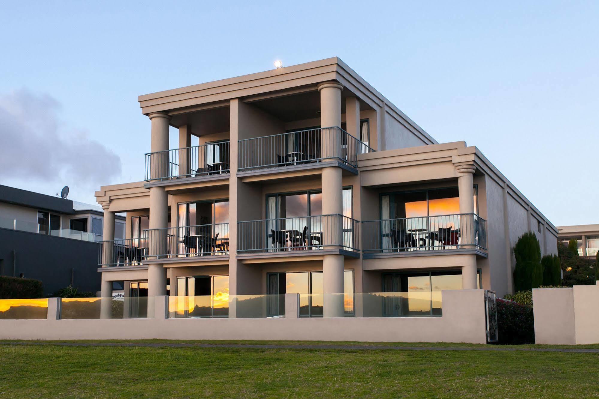 Boulevard Waters Taupo Exterior photo